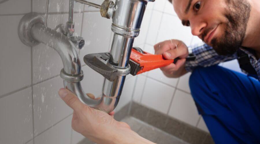 Local annual plumbing maintenance in Akron, IA